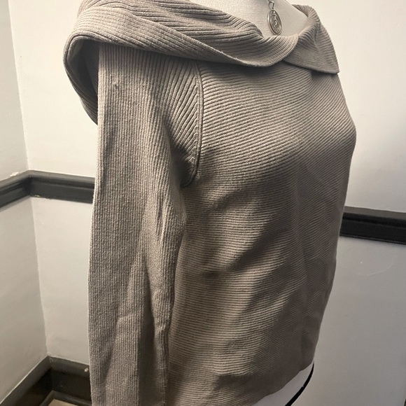 Over the Shoulder Grey Sweater - Picture 2 of 3